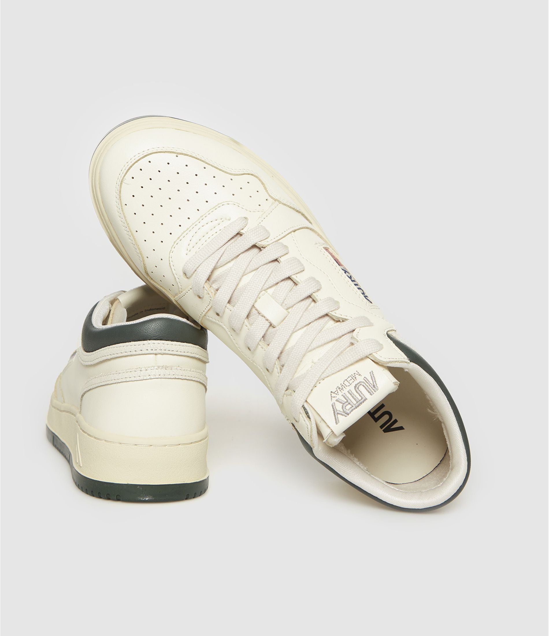 AUTRY BASKETS MED-WAY EN CUIR MARSHMALLOW ET MOUNTAIN BACK