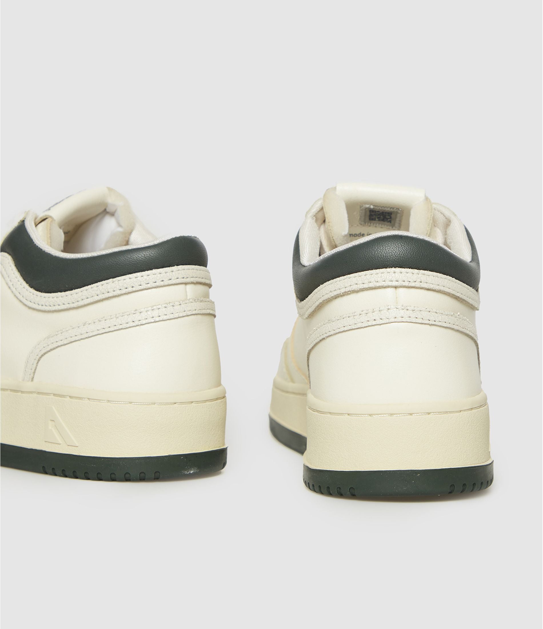 AUTRY BASKETS MED-WAY EN CUIR MARSHMALLOW ET MOUNTAIN BACK 2