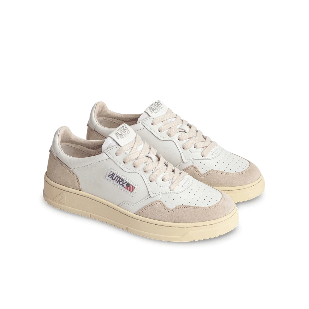 AUTRY BASKETS MEDALIST LOW EN CUIR BLANC ET DAIM BEIGE SIDE