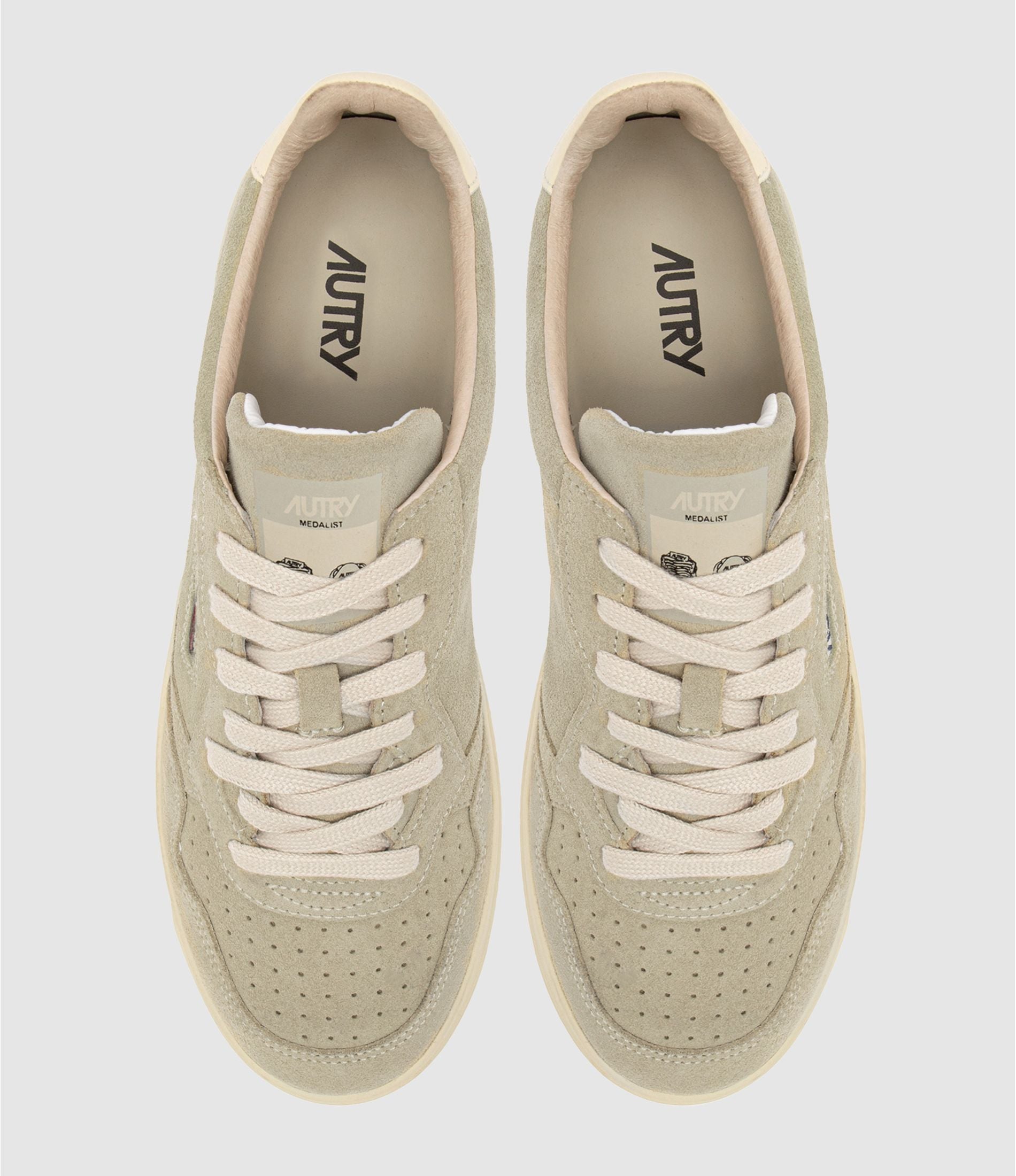 AUTRY BASKETS MEDALIST LOW EN DAIM PAPYRUS ET OFF WHITE TOP