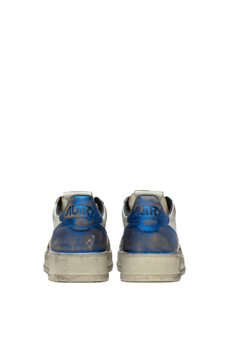AUTRY BASKETS MEDALIST LOW SUPER VINTAGE EN CUIR BLANC ET BLEU BACK