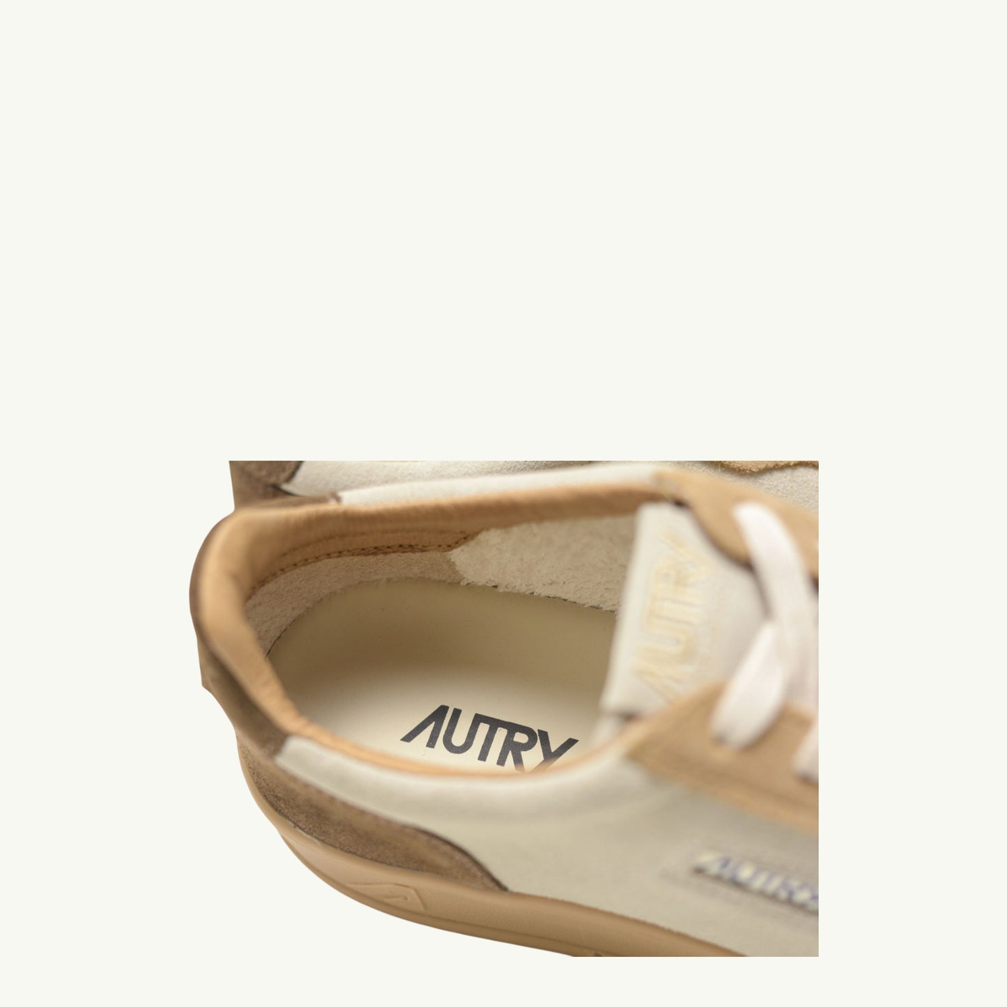 AUTRY BASKETS MEDALIST LOW TRICOLOR EN DAIM PEANUT ET TRUNDRA