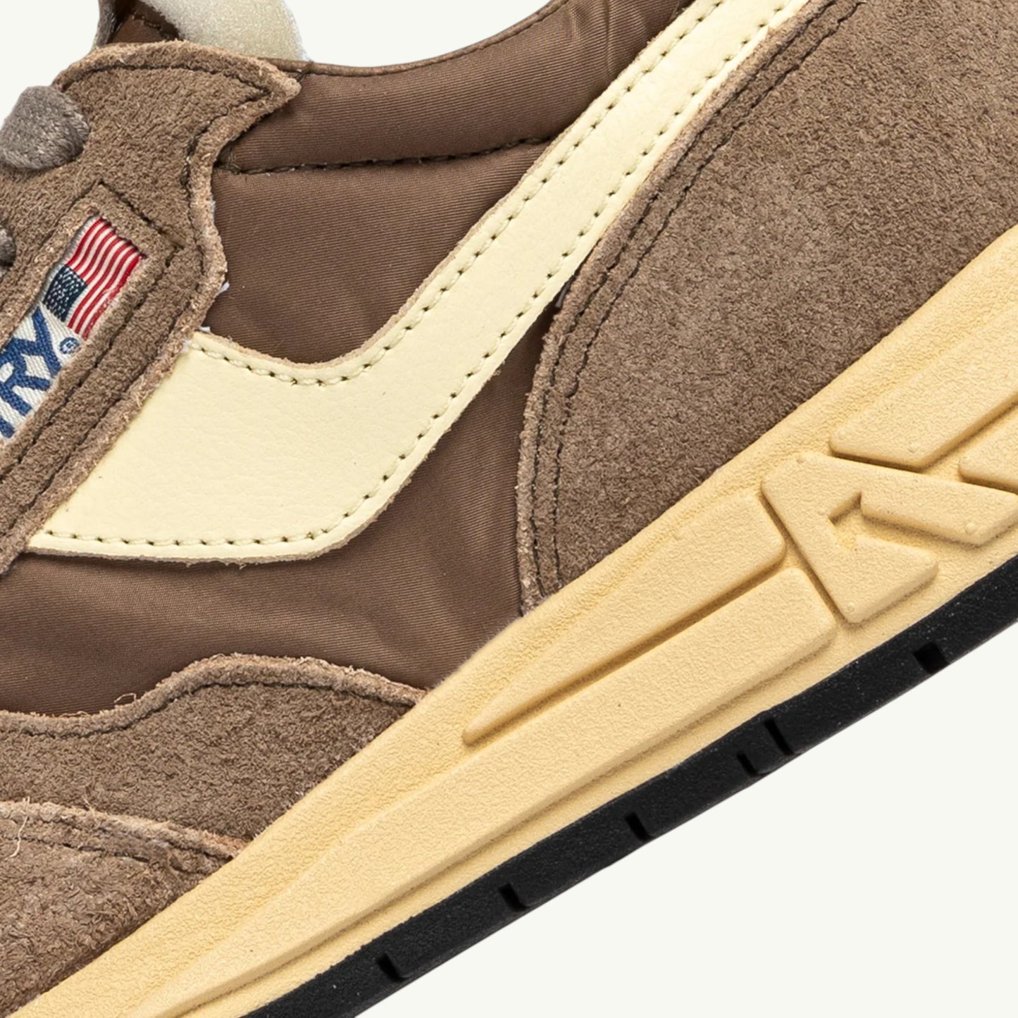 AUTRY BASKETS REELWIND LOW EN NYLON ET DAIM COCO ET RUT