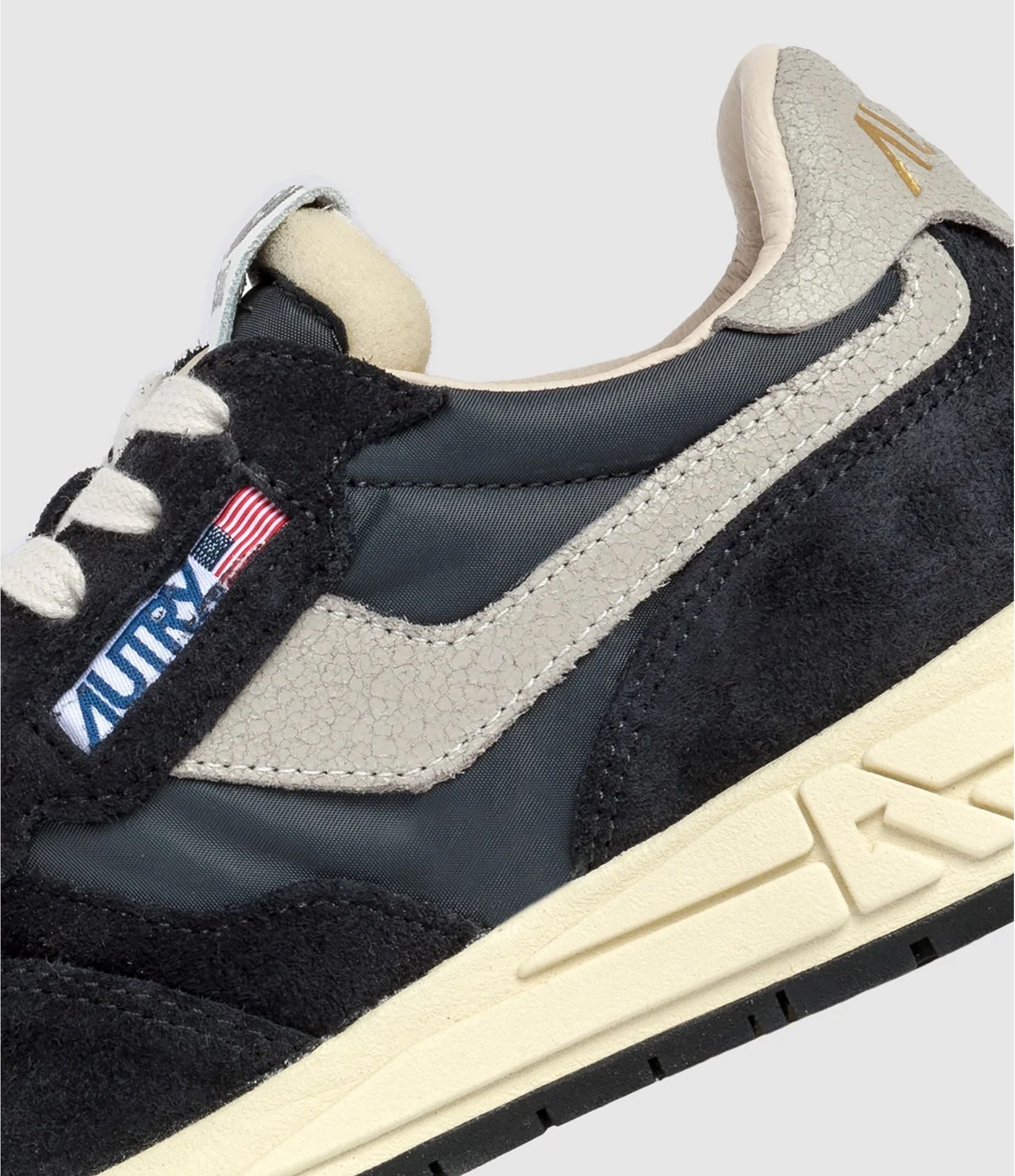 AUTRY BASKETS REELWIND LOW EN NYLON ET DAIM NOIR ZOOM