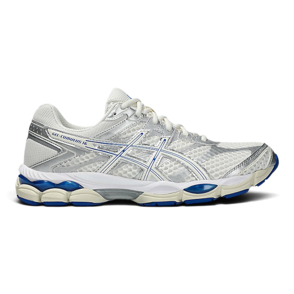 Uptown Asics GEL CUMULUS 16 running shoe in cream and illusion blue with mesh and synthetic leather overlays — Asics