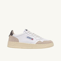 AUTRY BASKETS MEDALIST LOW EN DAIM ET CUIR BLANC ET MOREL