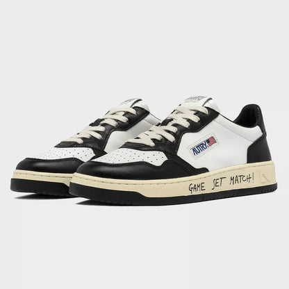 AUTRY BASKETS GAME SET MATCH MEDALIST LOW EN CUIR BLANC ET NOIR FRONT