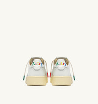 AUTRY BASKETS MEDALIST LOW EN CUIR BLANC