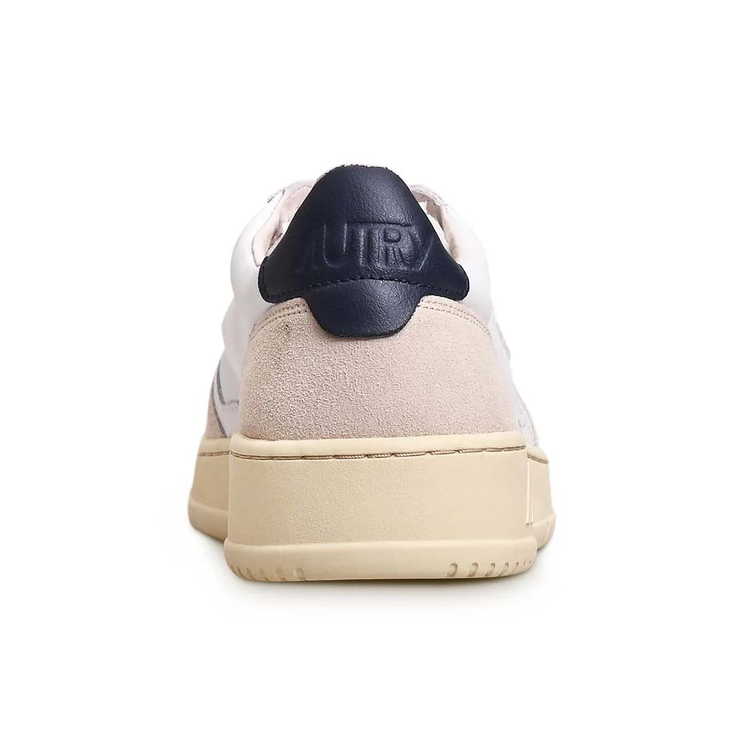 AUTRY BASKETS MEDALIST LOW EN CUIR BLANC ET BLEU ET DAIM BEIGE BACK