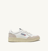AUTRY BASKETS MEDALIST LOW EN CUIR BLANC ET DAIM BEIGE