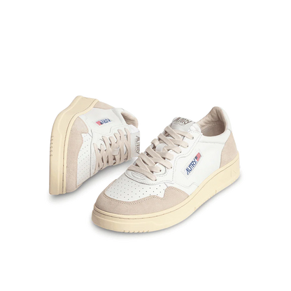 AUTRY BASKETS MEDALIST LOW EN CUIR BLANC ET DAIM BEIGE FRONT