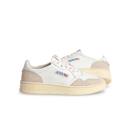 AUTRY BASKETS MEDALIST LOW EN CUIR BLANC ET DAIM BEIGE SIDE SOLE