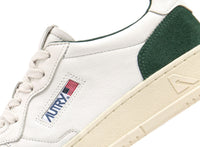 AUTRY BASKETS MEDALIST LOW EN CUIR BLANC ET DAIM BOTTLE ZOOM