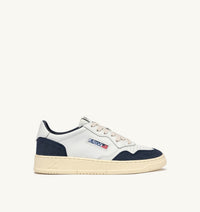 AUTRY BASKETS MEDALIST LOW EN CUIR BLANC ET DAIM DENIM