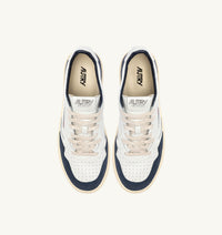 AUTRY BASKETS MEDALIST LOW EN CUIR BLANC ET DAIM DENIM
