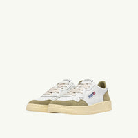 AUTRY BASKETS MEDALIST LOW EN CUIR BLANC ET DAIM GREYGN