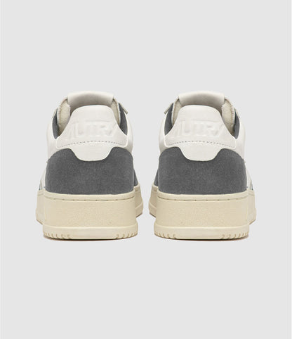 AUTRY BASKETS MEDALIST LOW EN CUIR BLANC ET DAIM MOREL BACK