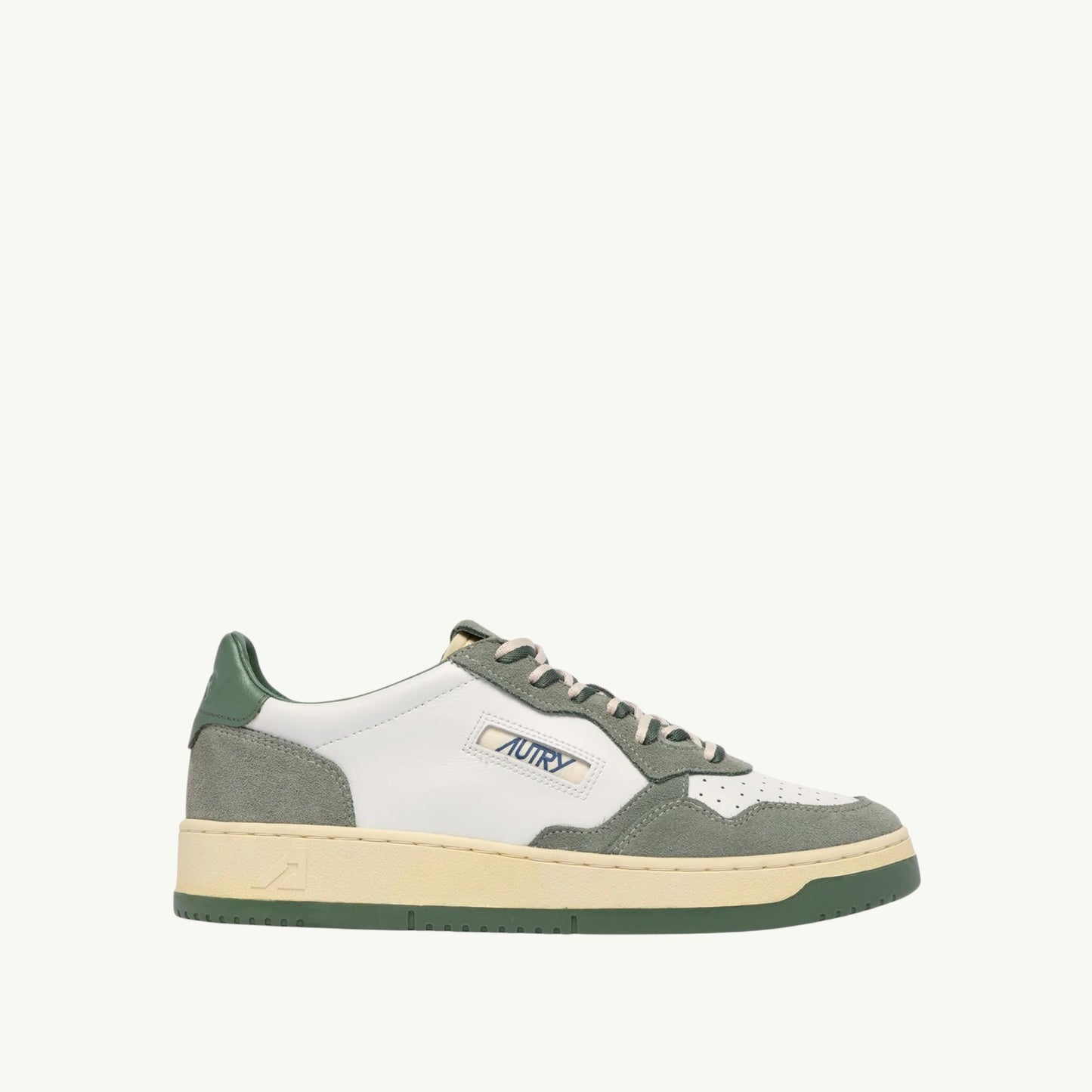 AUTRY BASKETS MEDALIST LOW EN CUIR BLANC ET DAIM SEA SPRAY