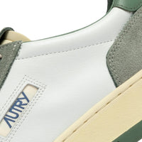 AUTRY BASKETS MEDALIST LOW EN CUIR BLANC ET DAIM SEA SPRAY