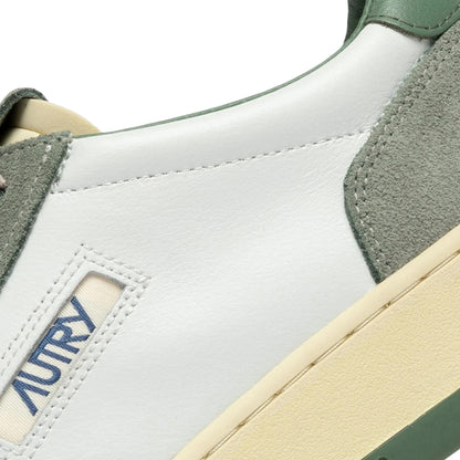 AUTRY BASKETS MEDALIST LOW EN CUIR BLANC ET DAIM SEA SPRAY