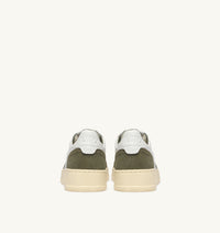 AUTRY BASKETS MEDALIST LOW EN CUIR BLANC ET DAIM SMOKED GREEN