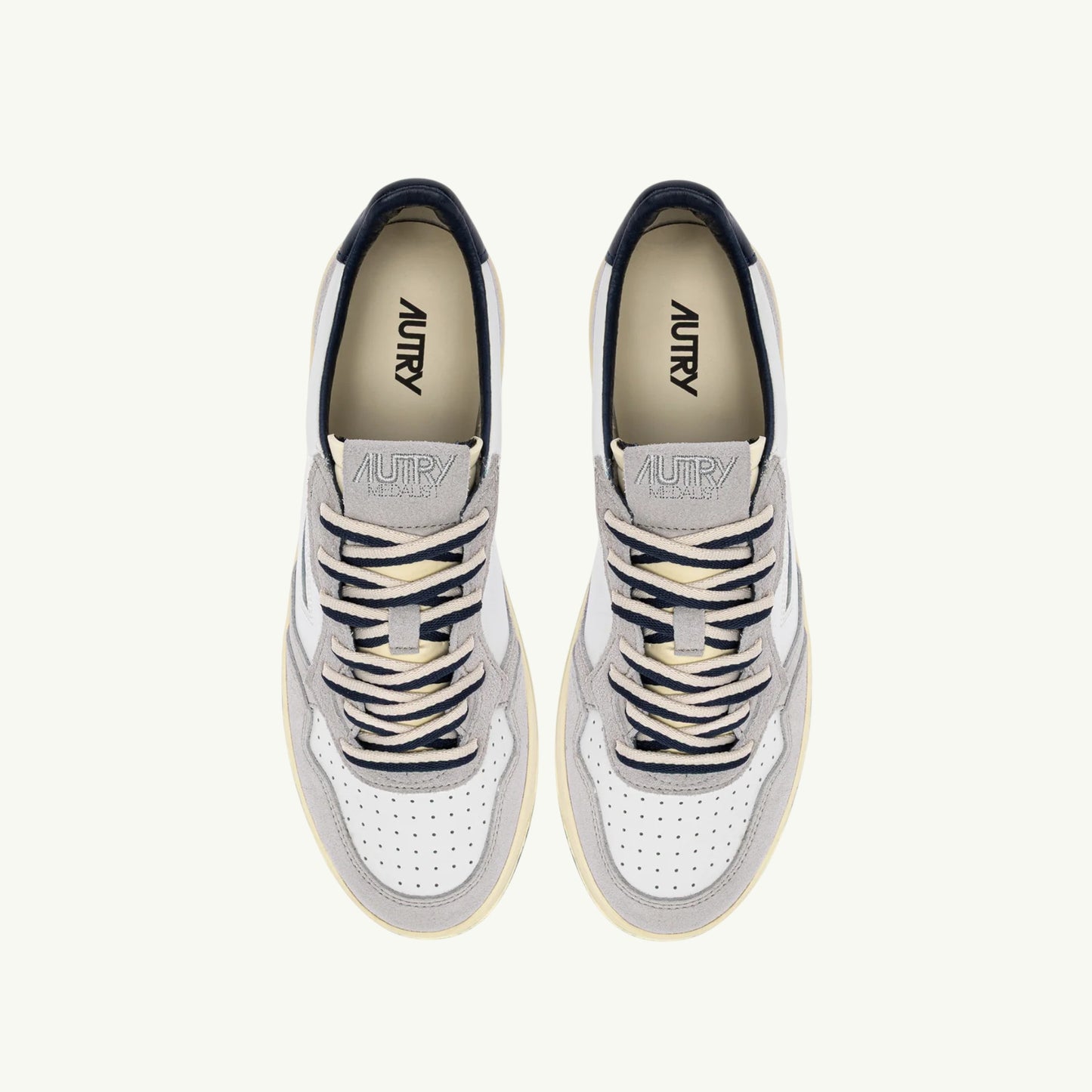 AUTRY BASKETS MEDALIST LOW EN CUIR BLANC ET DAIM VAPOR
