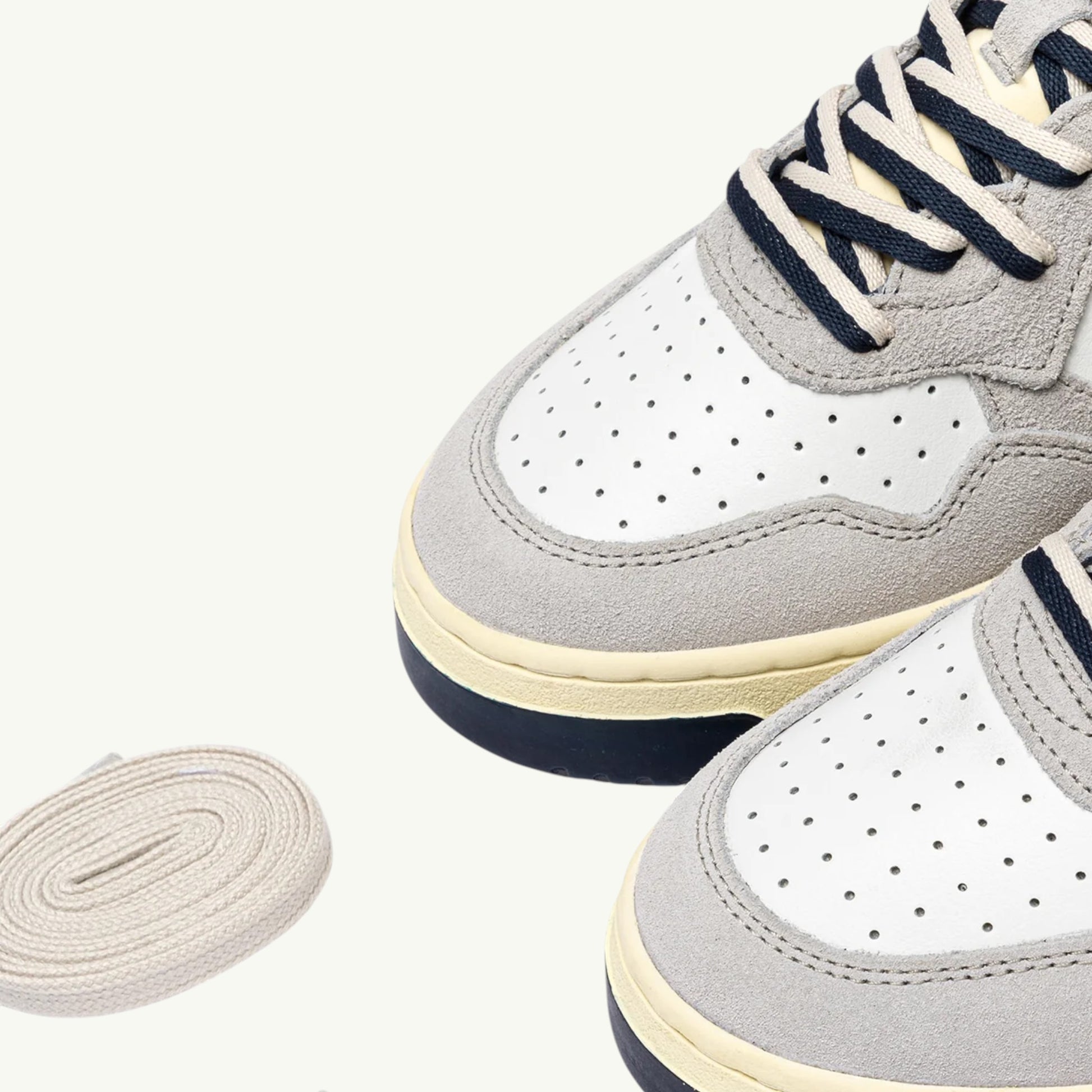 AUTRY BASKETS MEDALIST LOW EN CUIR BLANC ET DAIM VAPOR