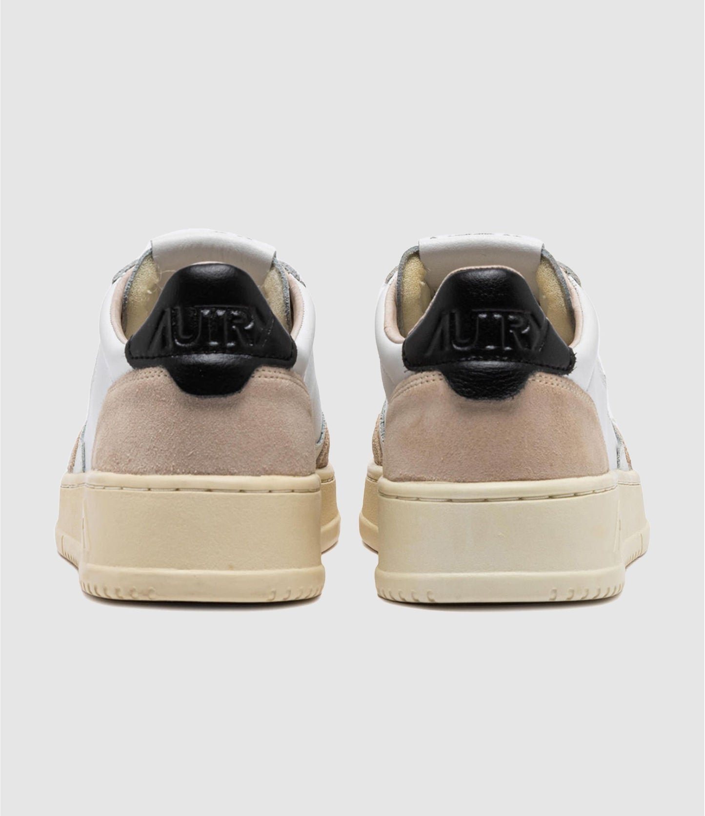 AUTRY BASKETS MEDALIST LOW EN CUIR BLANC ET NOIR ET DAIM BEIGE BACK