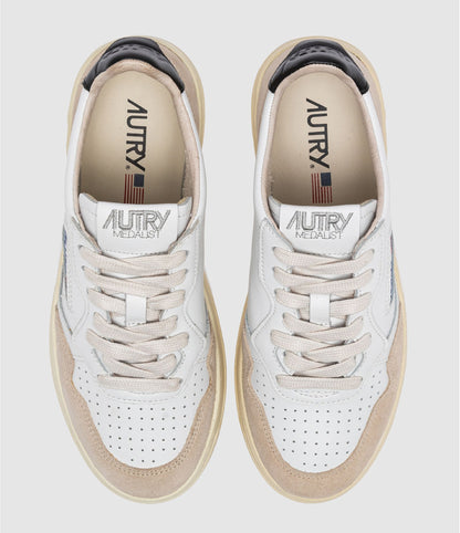 AUTRY BASKETS MEDALIST LOW EN CUIR BLANC ET NOIR ET DAIM BEIGE TOP