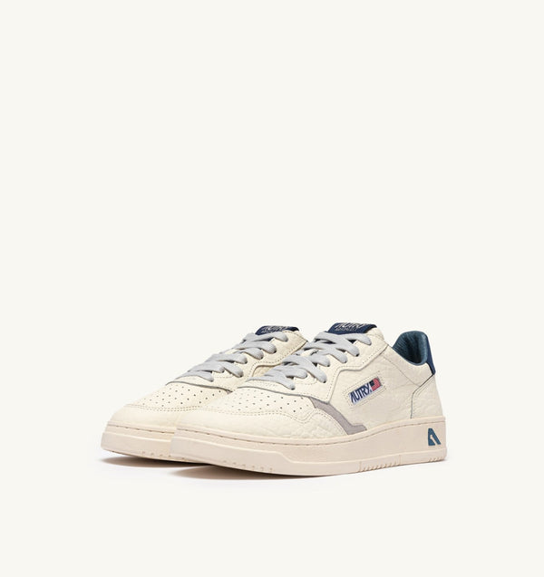 AUTRY BASKETS MEDALIST LOW EN CUIR BLUE DEPTHS ET VAPOR