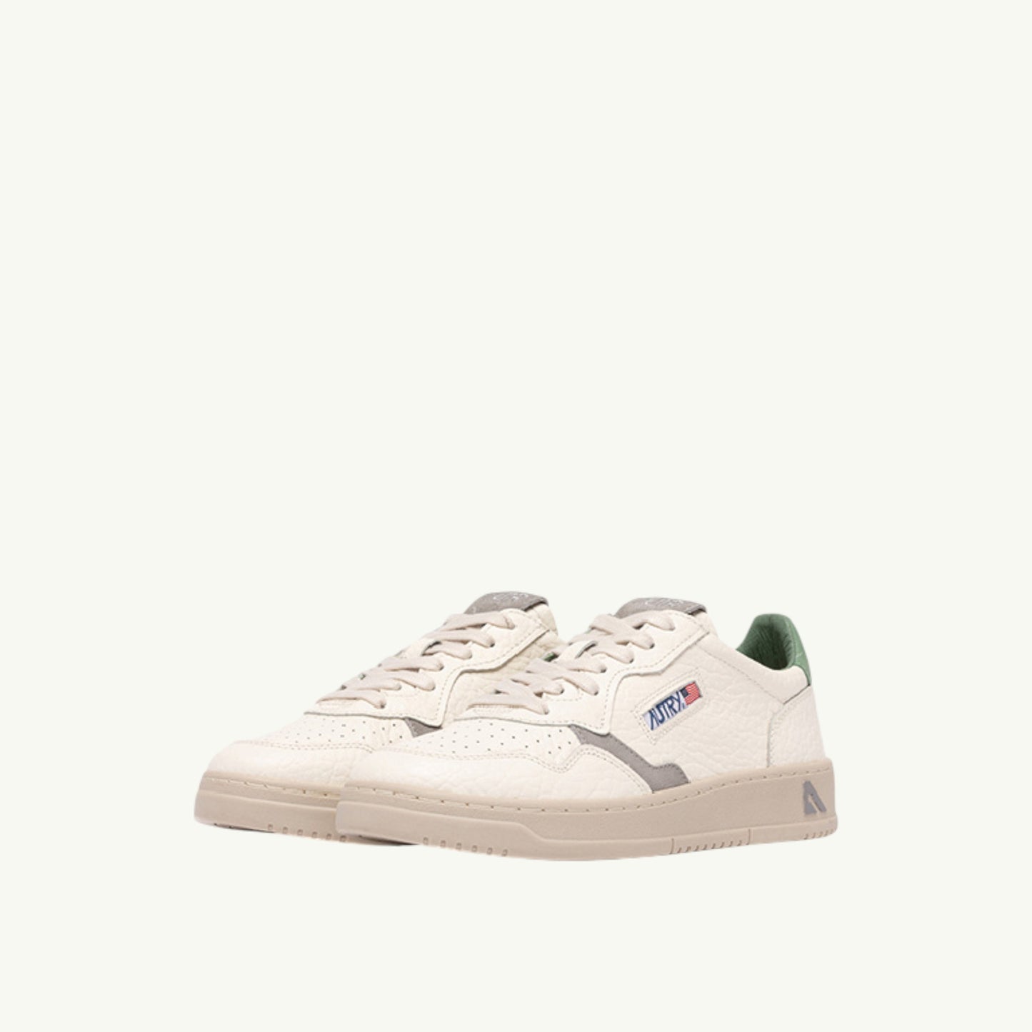 AUTRY BASKETS MEDALIST LOW EN CUIR ET DETAILS PINECONE ET VAPOR