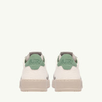 AUTRY BASKETS MEDALIST LOW EN CUIR ET DETAILS PINECONE ET VAPOR