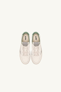 AUTRY BASKETS MEDALIST LOW EN CUIR ET DETAILS PINECONE ET VAPOR