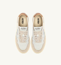 AUTRY BASKETS MEDALIST LOW EN DAIM ET CUIR BLANC ET LION