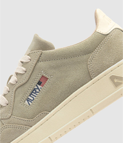 AUTRY BASKETS MEDALIST LOW EN DAIM PAPYRUS ET OFF WHITE ZOOM