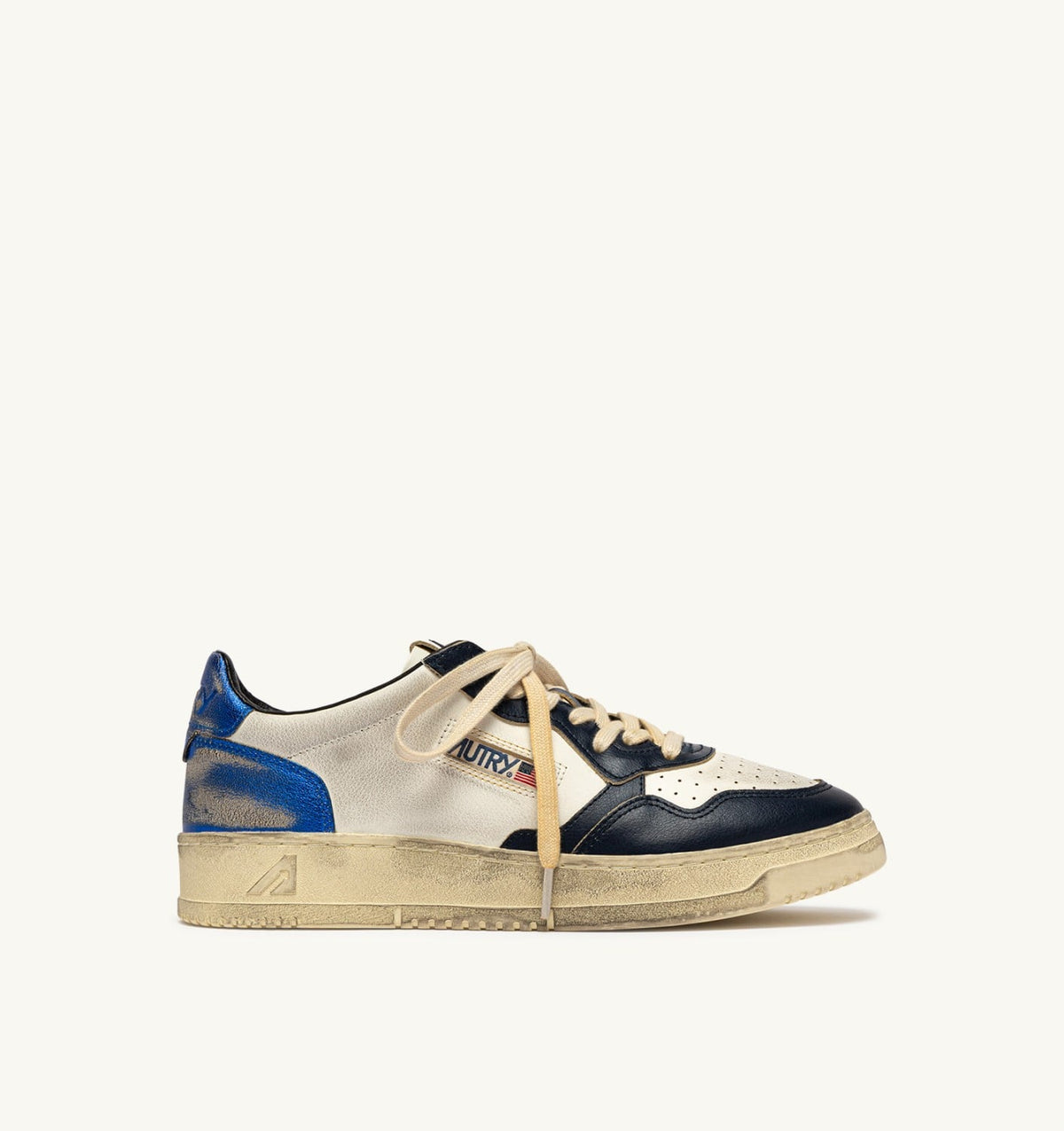 AUTRY BASKETS MEDALIST LOW SUPER VINTAGE EN CUIR BLANC BLUE SPACE ET BLEU