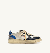 AUTRY BASKETS MEDALIST LOW SUPER VINTAGE EN CUIR BLANC BLUE SPACE ET BLEU