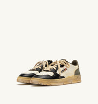 AUTRY BASKETS MEDALIST LOW SUPER VINTAGE EN CUIR BLANC COVERT GREEN ET NOIR