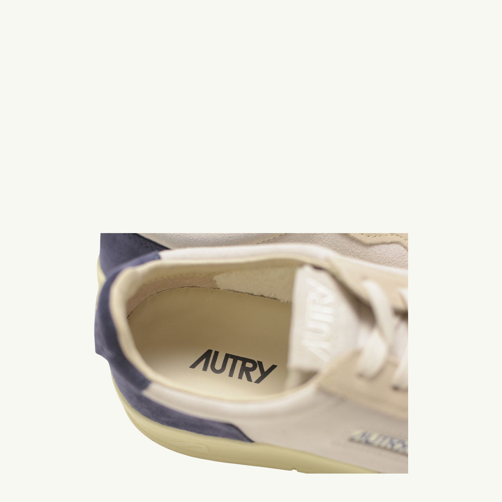 AUTRY BASKETS MEDALIST LOW TRICOLOR EN DAIM SAND ET BLUE