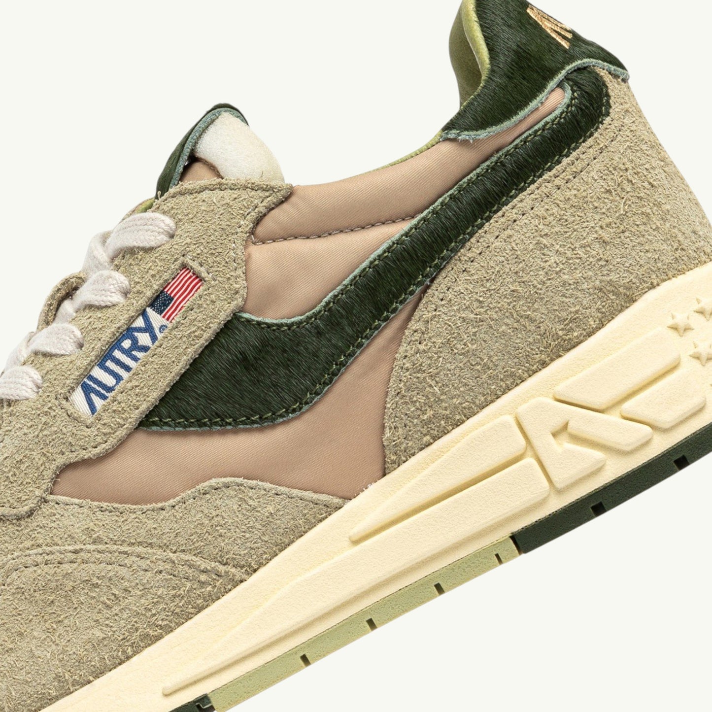 AUTRY BASKETS REELWIND LOW EN NYLON ET DAIM SPONGE ET VERT