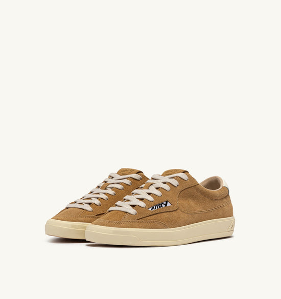 AUTRY BASKETS WINDSCAPE LOW EN DAIM CUIVRE ET MARSHMALLOW