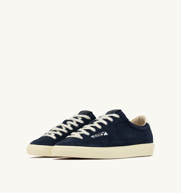 AUTRY BASKETS WINDSCAPE LOW EN DAIM NAVY ET MARSHMALLOW