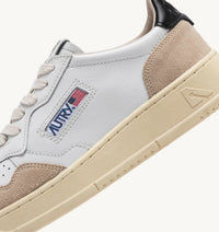 AUTRY MEDALIST BASSE EN CUIR BLANC ET NOIR ET DAIM BEIGE