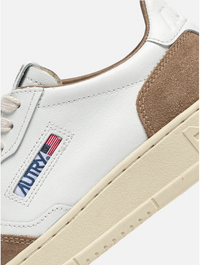 AUTRY MEDALIST LOW EN CUIR BLANC ET ANTILOPE