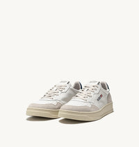 AUTRY MEDALIST LOW EN CUIR BLANC ET BLEU ET DAIM BEIGE