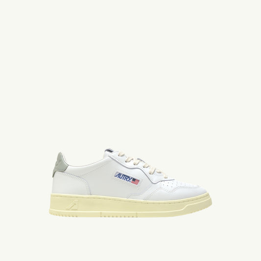 AUTRY MEDALIST LOW EN CUIR BLANC ET SEA GRASS