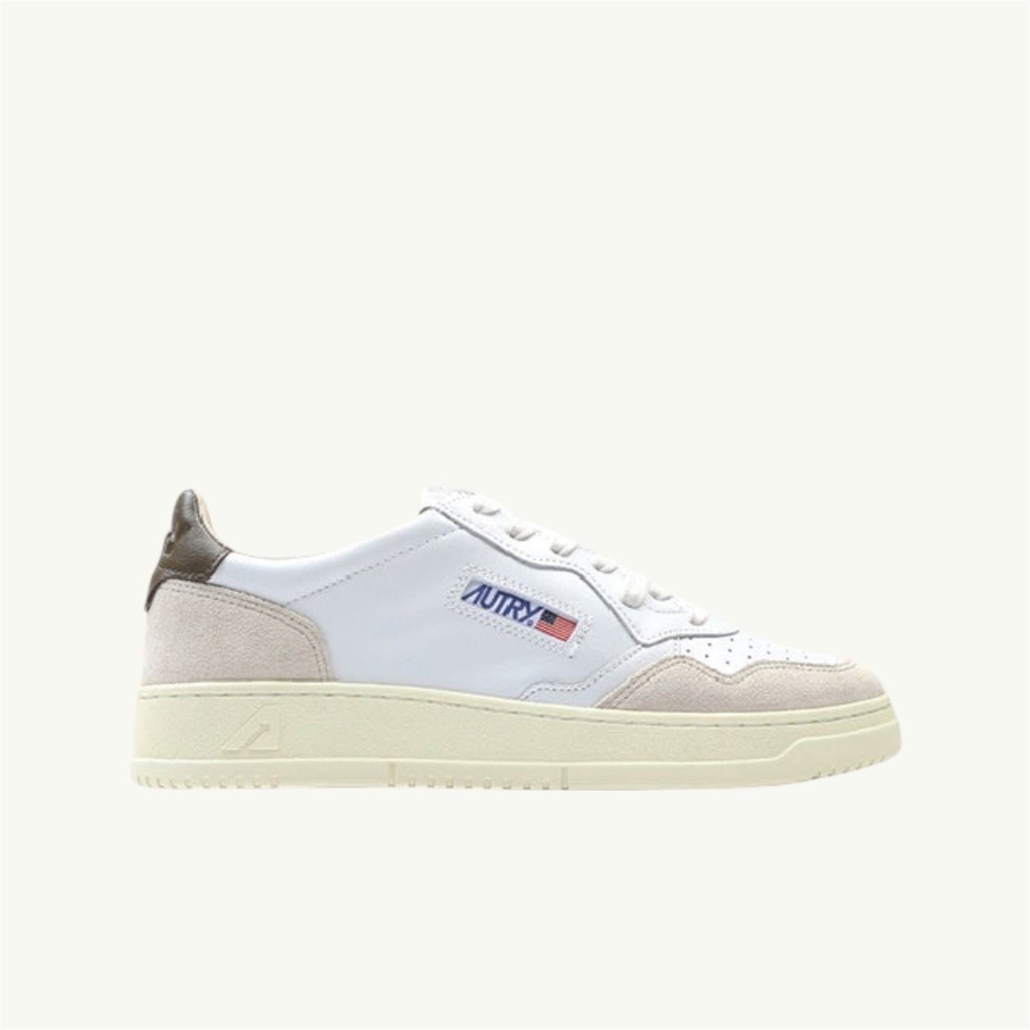 AUTRY MEDALIST LOW EN CUIR BLANC ET TEAK ET DAIM BEIGE