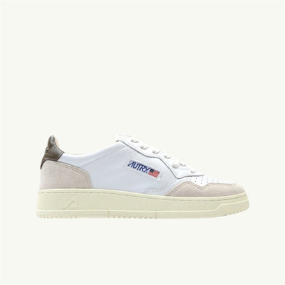 AUTRY MEDALIST LOW EN CUIR BLANC ET TEAK ET DAIM BEIGE