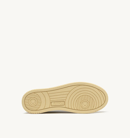 AUTRY MEDALIST LOW TRICOLOR EN DAIM BEIGE ECRU ET BLUE SPACE
