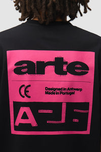 Arte Antwerp PINK SERIAL S/S TEE Black